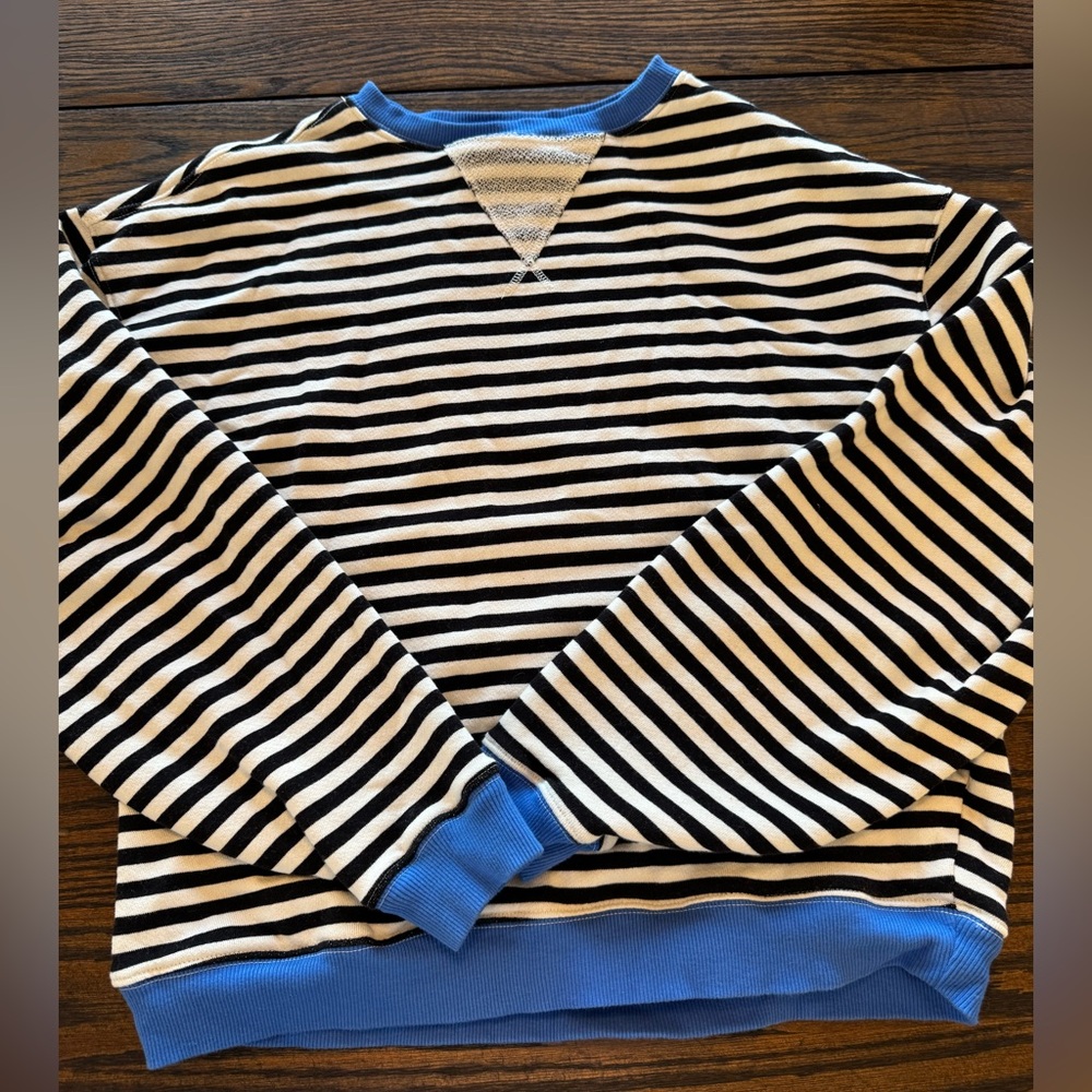 Free people striped crewneck sweater. Only worn once perfect condition.
